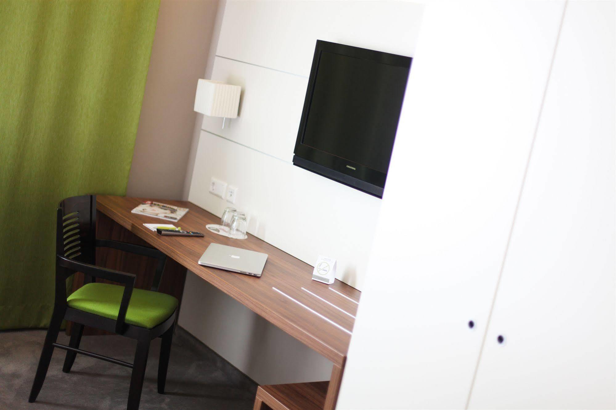 Riku Hotel Neu-Ulm Exterior photo